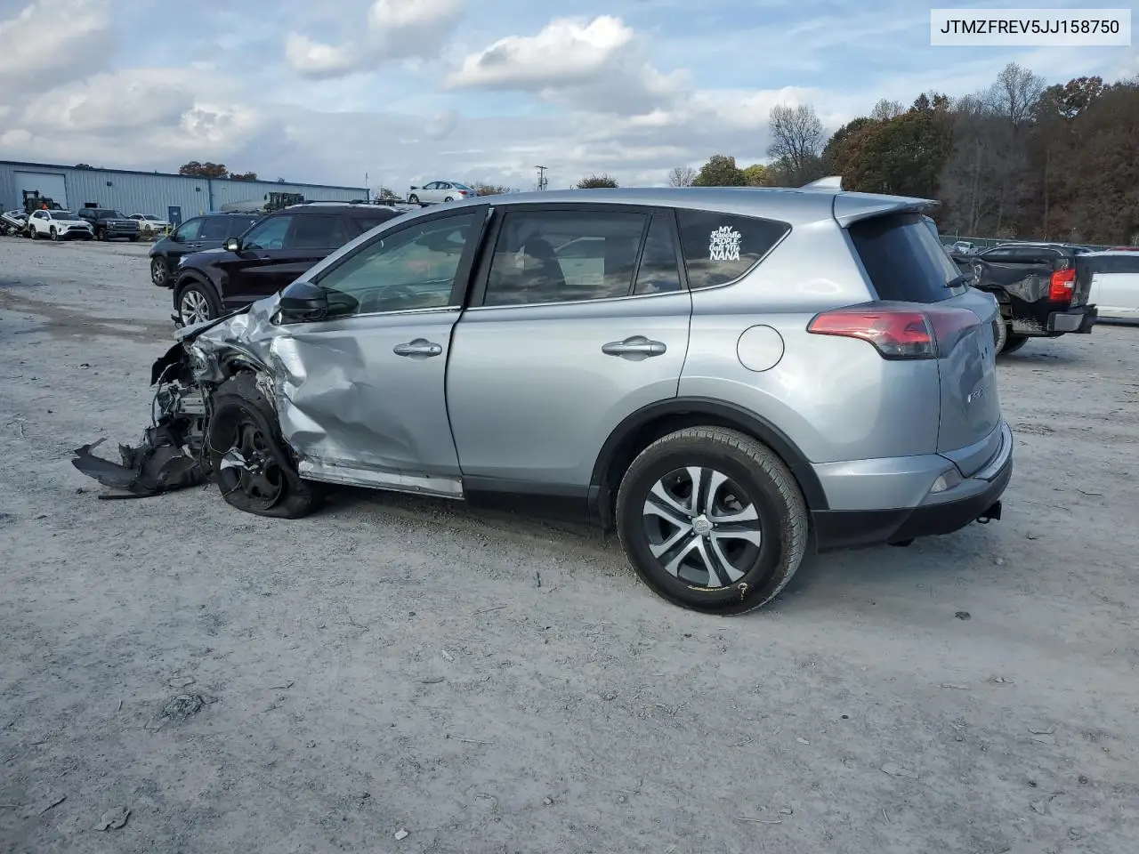 JTMZFREV5JJ158750 2018 Toyota Rav4 Le