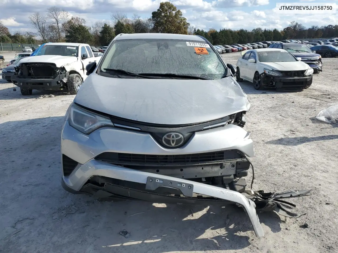 JTMZFREV5JJ158750 2018 Toyota Rav4 Le