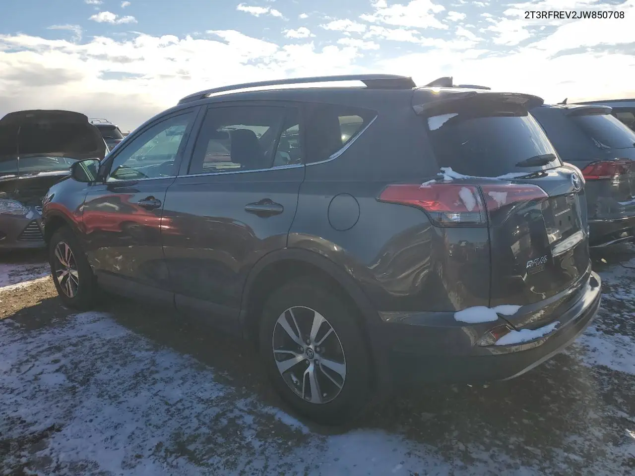 2T3RFREV2JW850708 2018 Toyota Rav4 Adventure