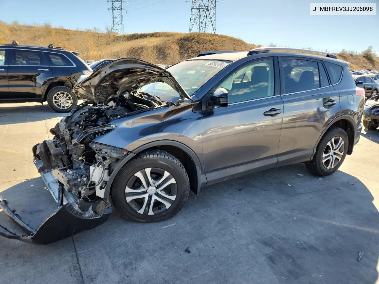 JTMBFREV3JJ206098 2018 Toyota Rav4 Le