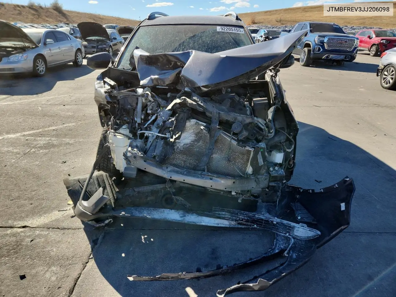 JTMBFREV3JJ206098 2018 Toyota Rav4 Le