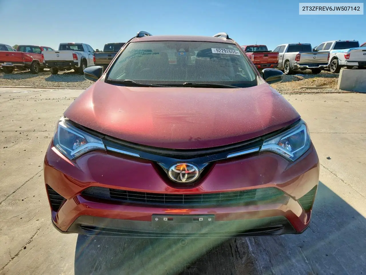 2T3ZFREV6JW507142 2018 Toyota Rav4 Le