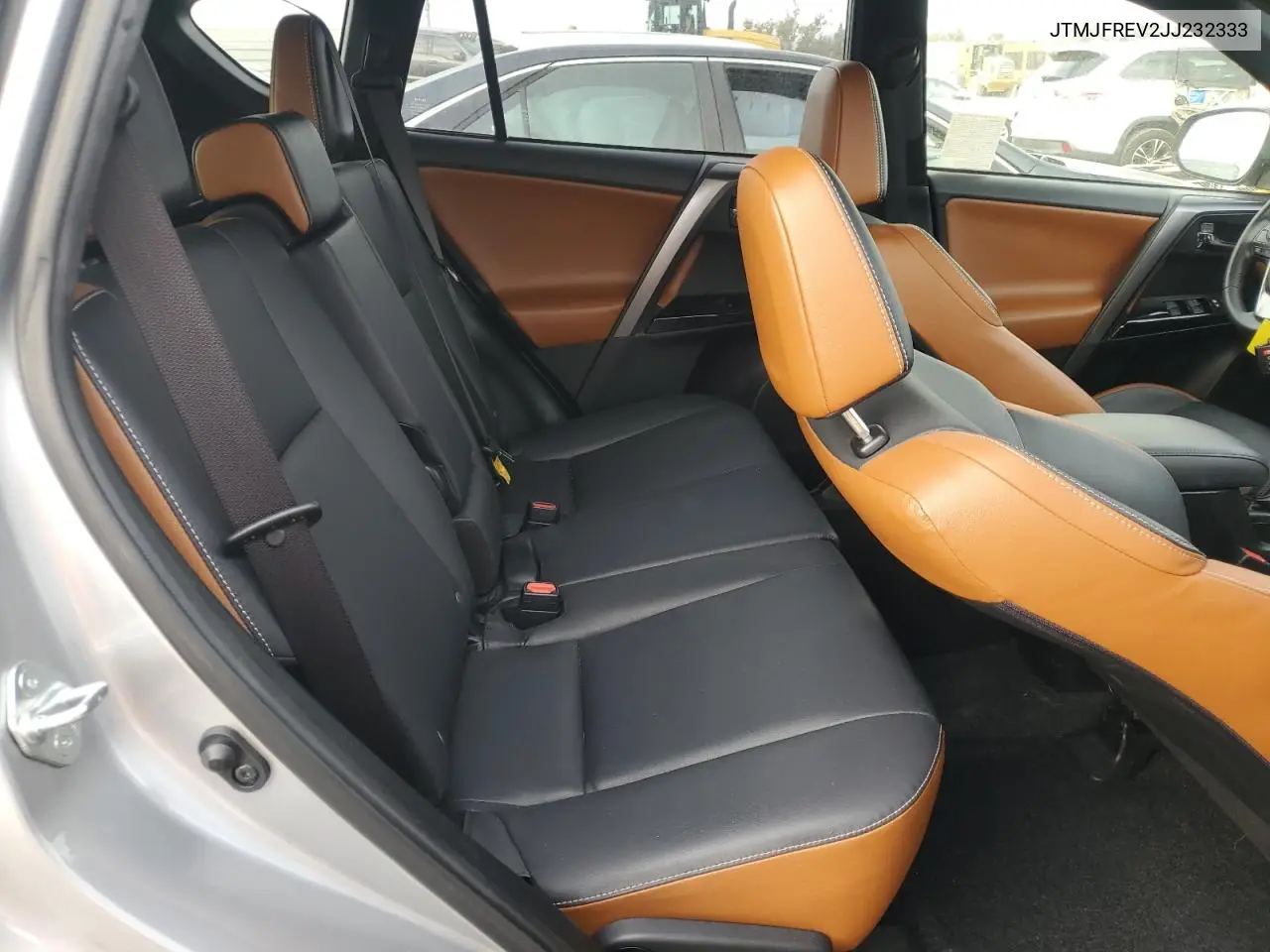 JTMJFREV2JJ232333 2018 Toyota Rav4 Se