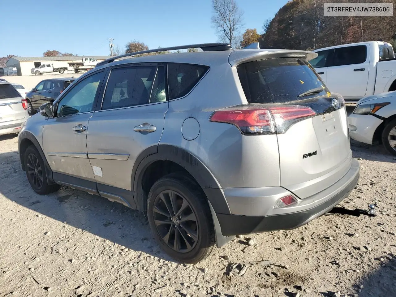 2T3RFREV4JW738606 2018 Toyota Rav4 Adventure