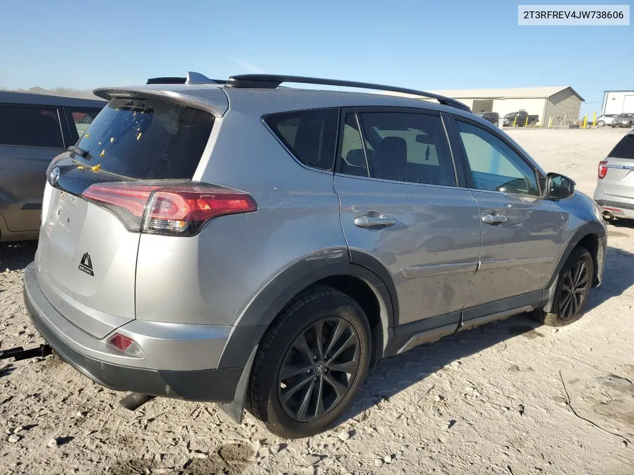 2T3RFREV4JW738606 2018 Toyota Rav4 Adventure