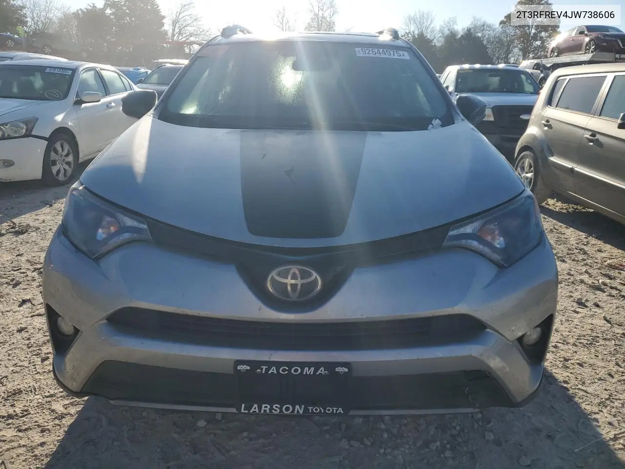 2T3RFREV4JW738606 2018 Toyota Rav4 Adventure