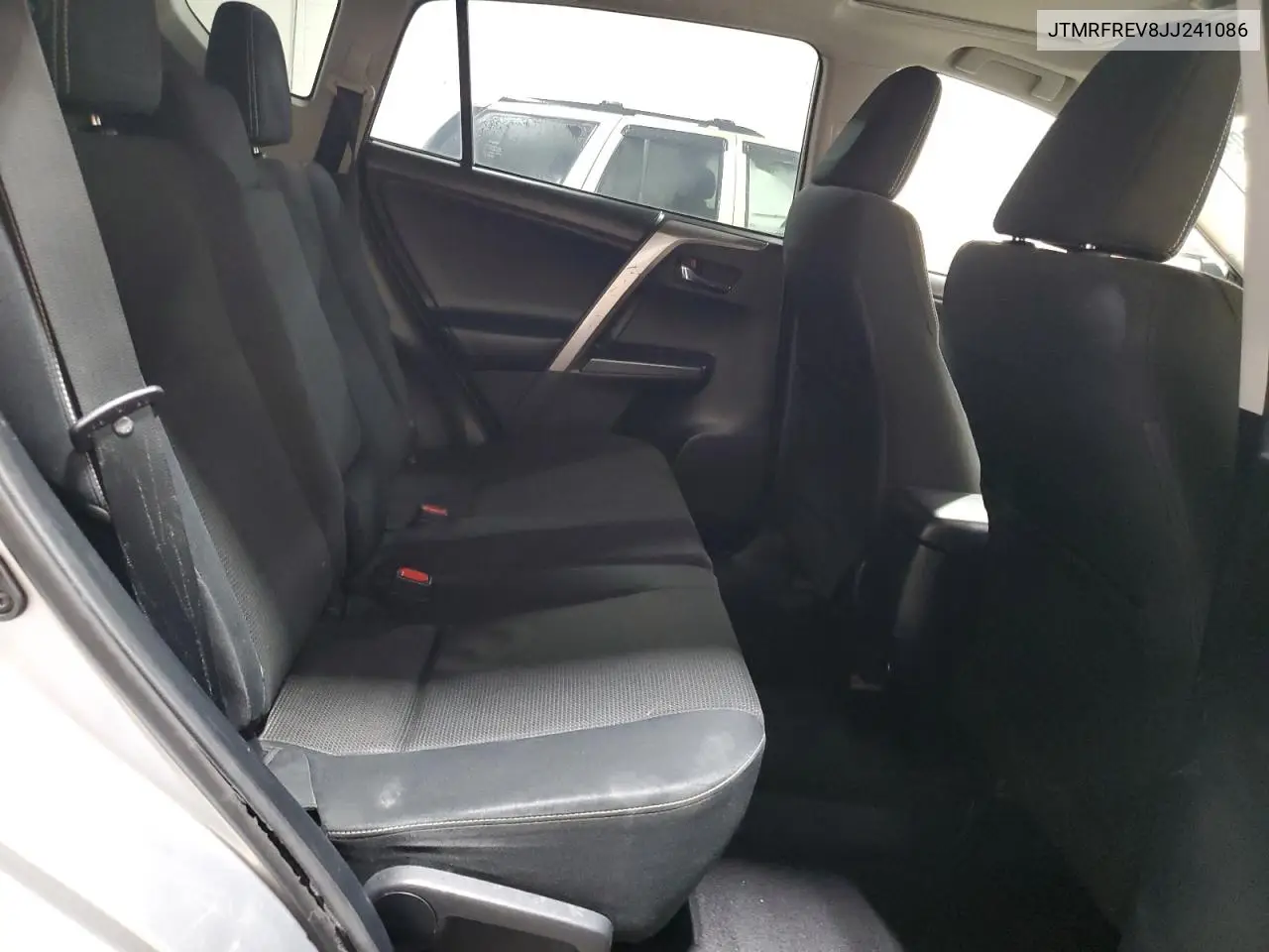 JTMRFREV8JJ241086 2018 Toyota Rav4 Adventure