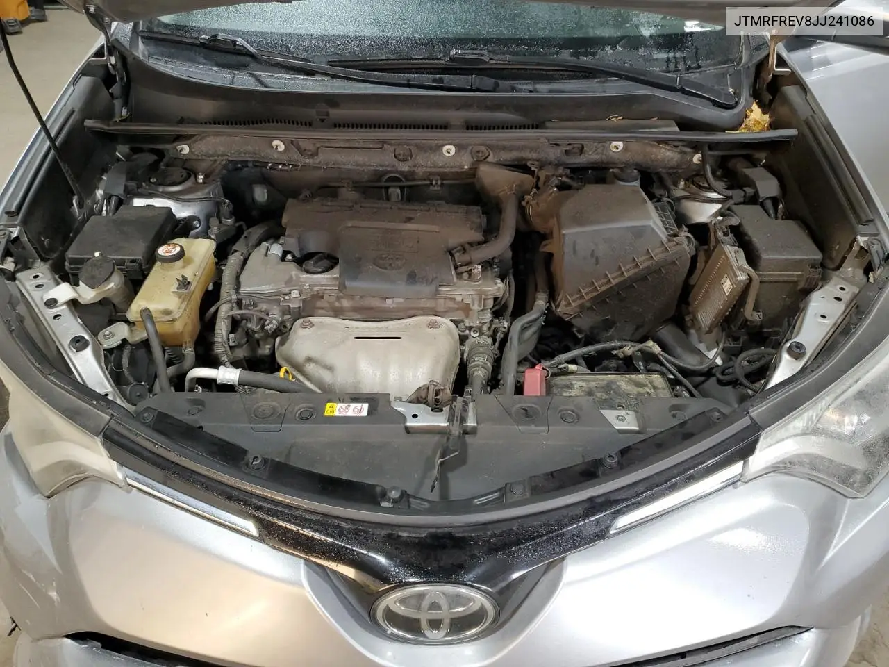 JTMRFREV8JJ241086 2018 Toyota Rav4 Adventure