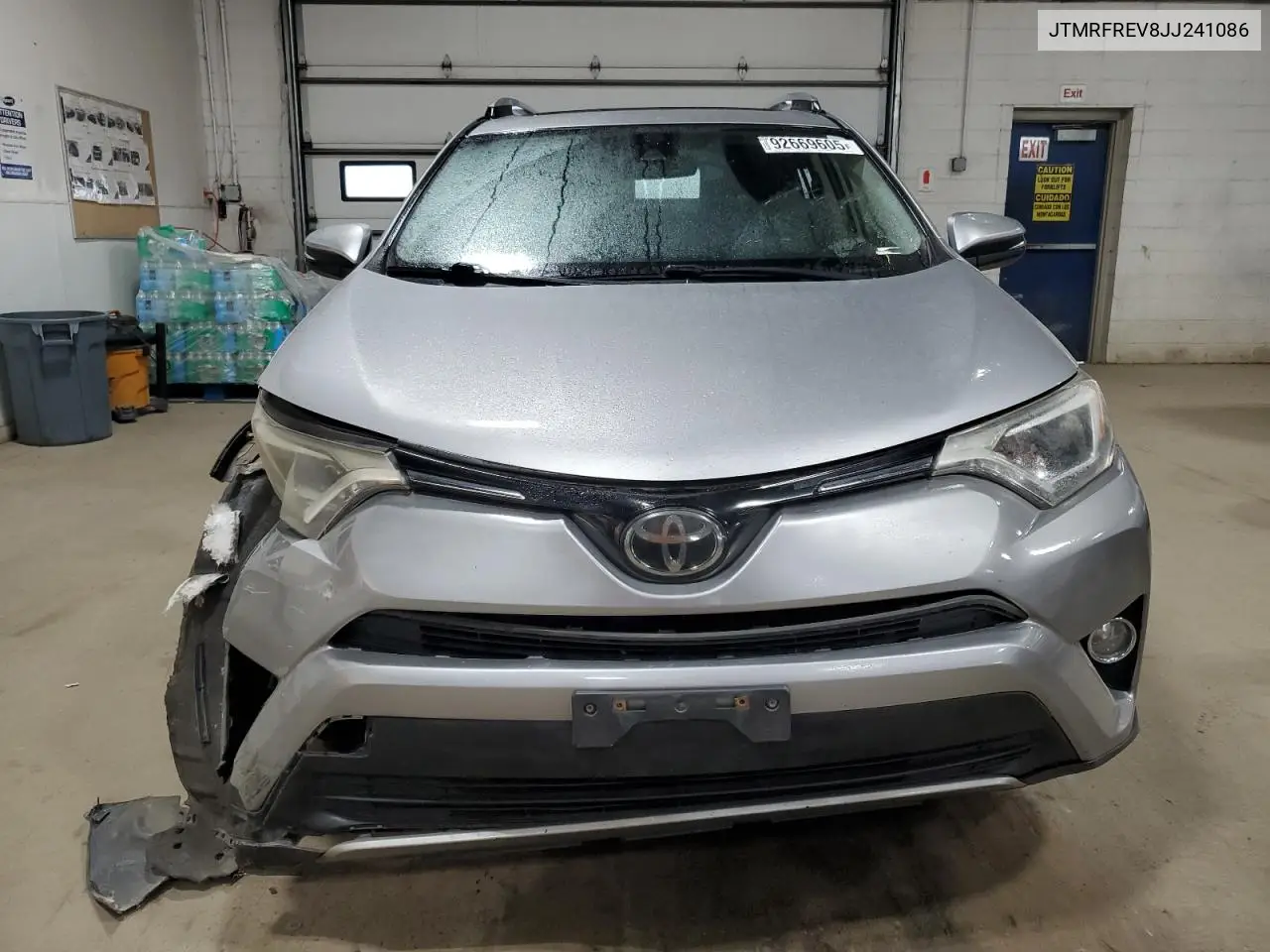 JTMRFREV8JJ241086 2018 Toyota Rav4 Adventure