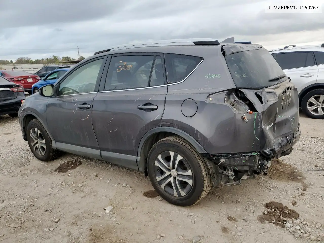 JTMZFREV1JJ160267 2018 Toyota Rav4 Le