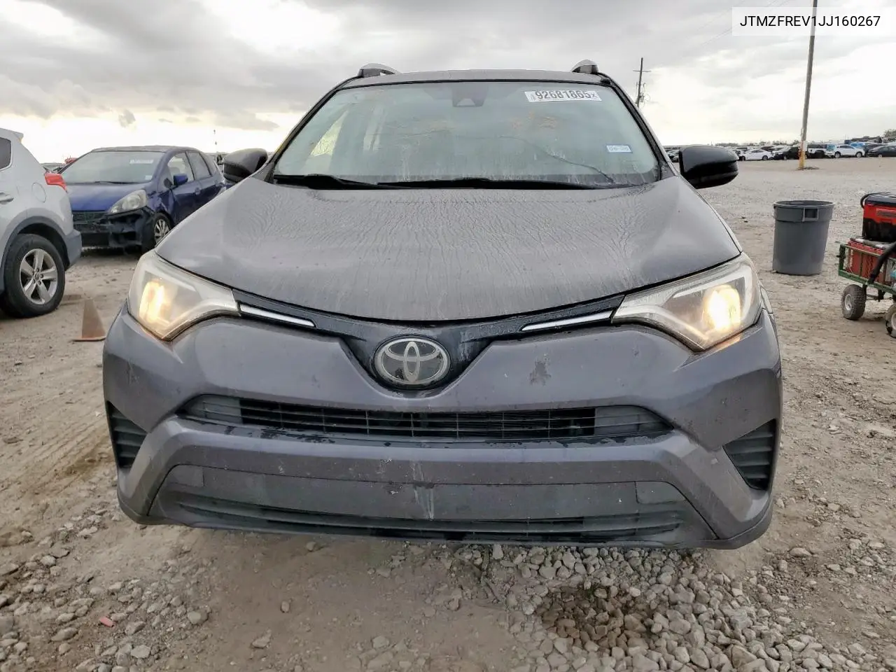 JTMZFREV1JJ160267 2018 Toyota Rav4 Le