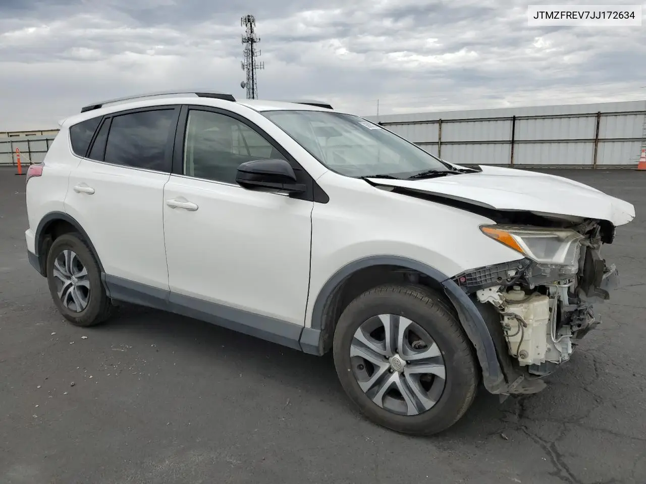 JTMZFREV7JJ172634 2018 Toyota Rav4 Le