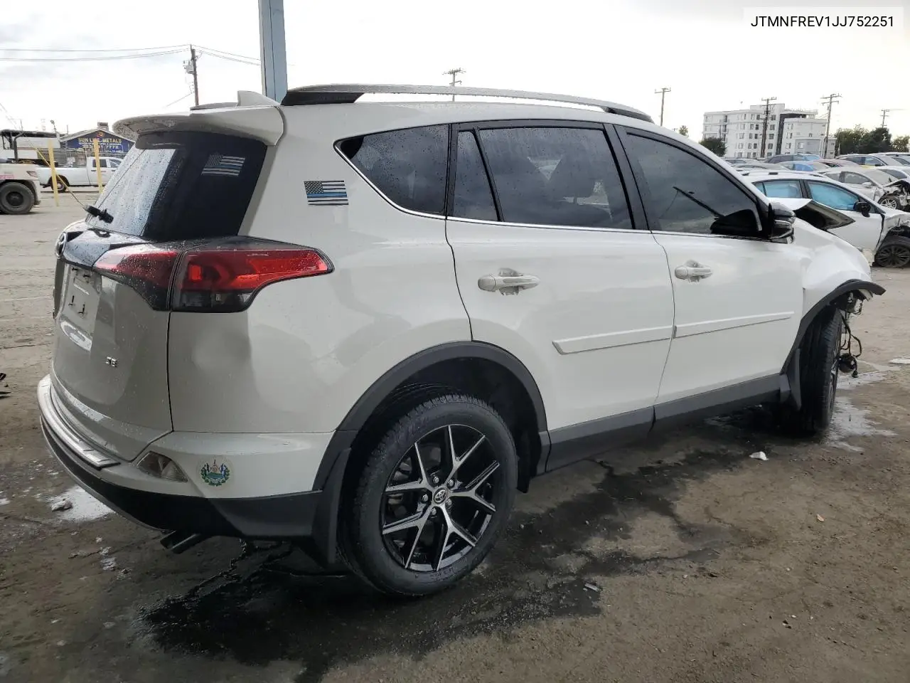 JTMNFREV1JJ752251 2018 Toyota Rav4 Se