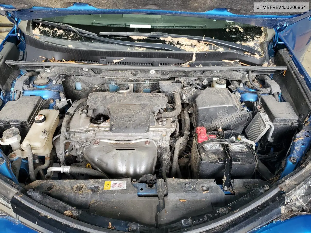 JTMBFREV4JJ206854 2018 Toyota Rav4 Le