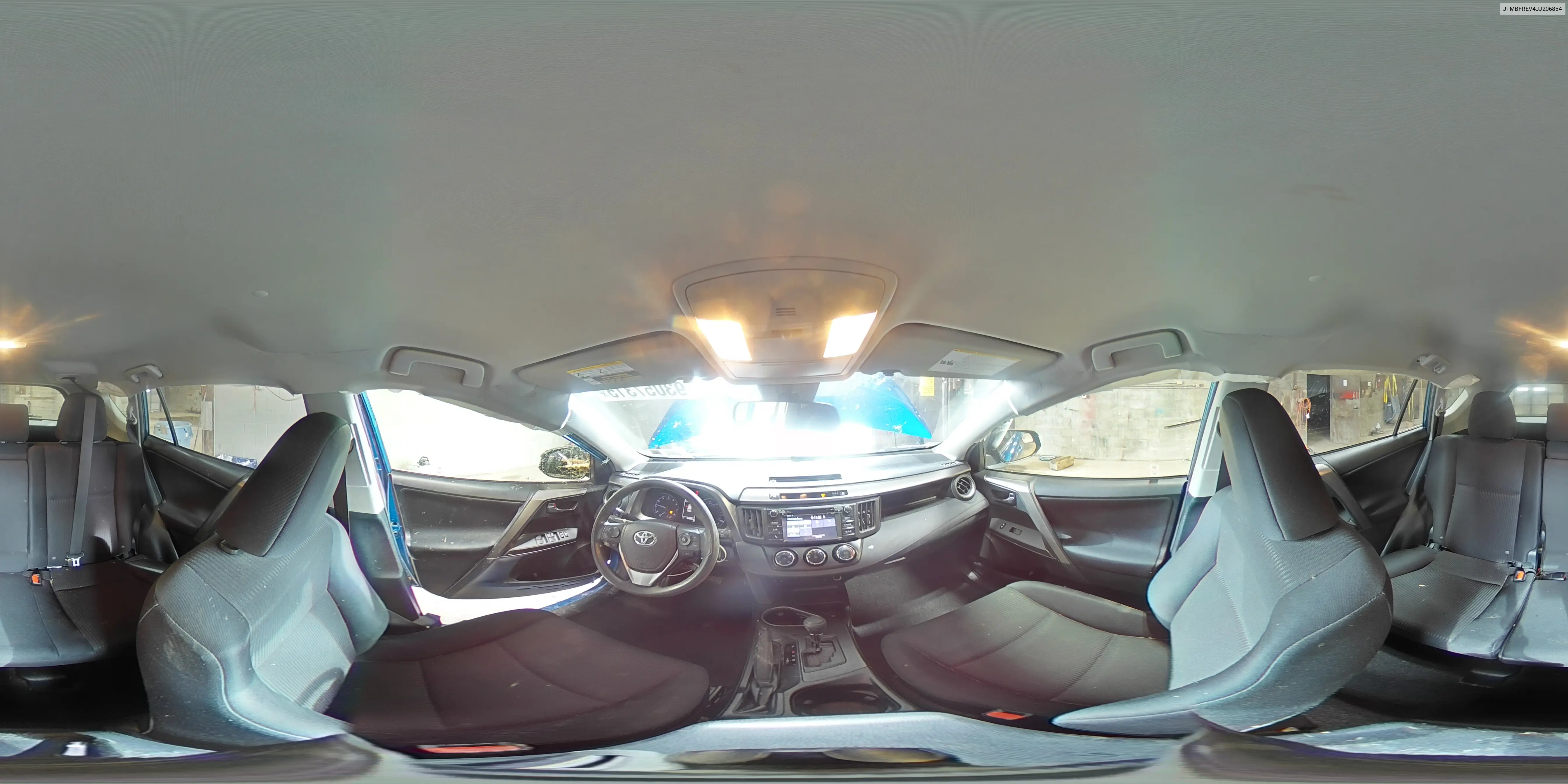 JTMBFREV4JJ206854 2018 Toyota Rav4 Le