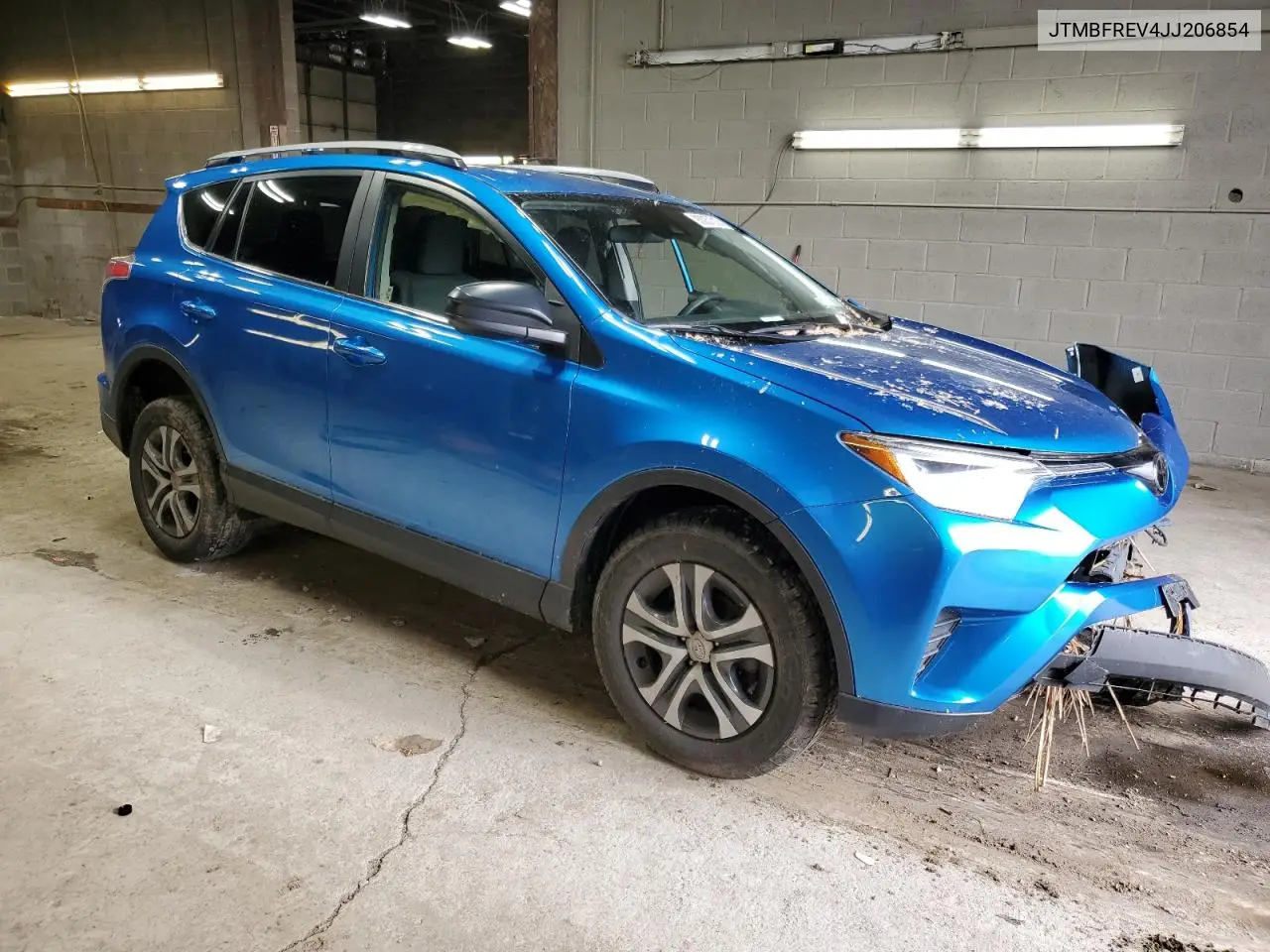 JTMBFREV4JJ206854 2018 Toyota Rav4 Le
