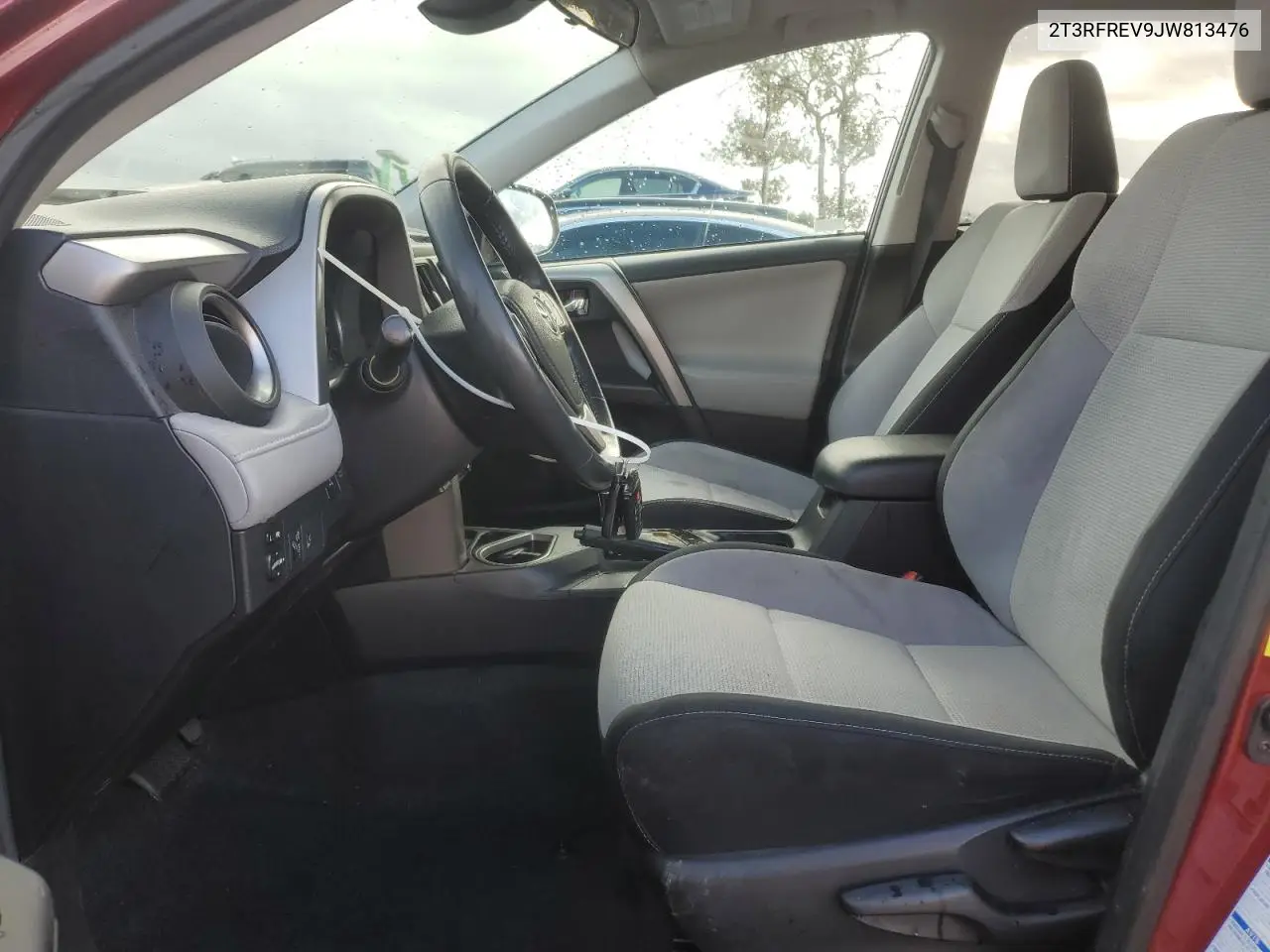 2T3RFREV9JW813476 2018 Toyota Rav4 Adventure