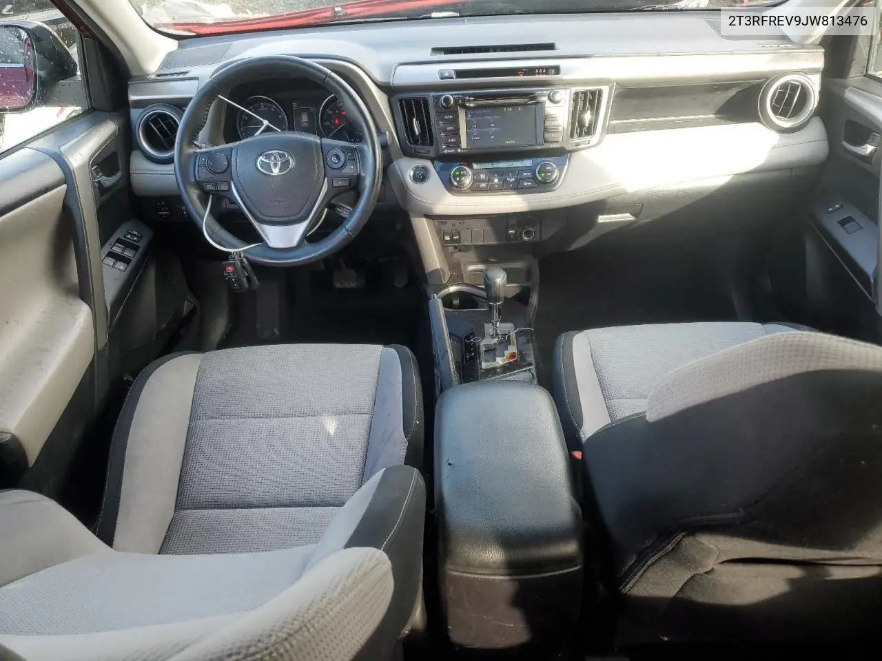 2T3RFREV9JW813476 2018 Toyota Rav4 Adventure