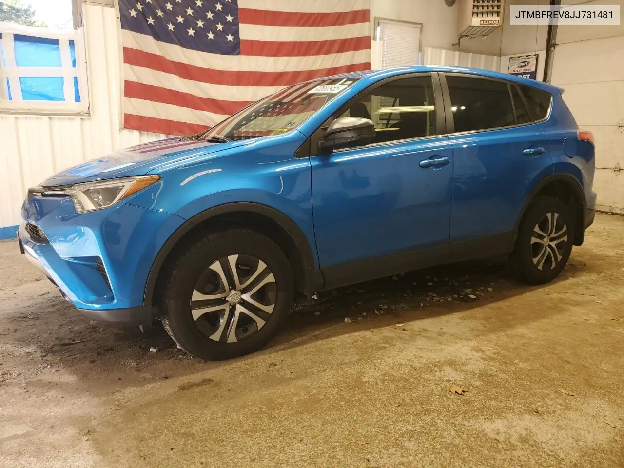 JTMBFREV8JJ731481 2018 Toyota Rav4 Le