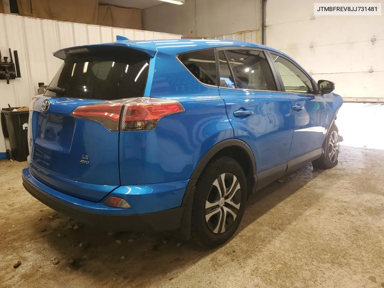 JTMBFREV8JJ731481 2018 Toyota Rav4 Le