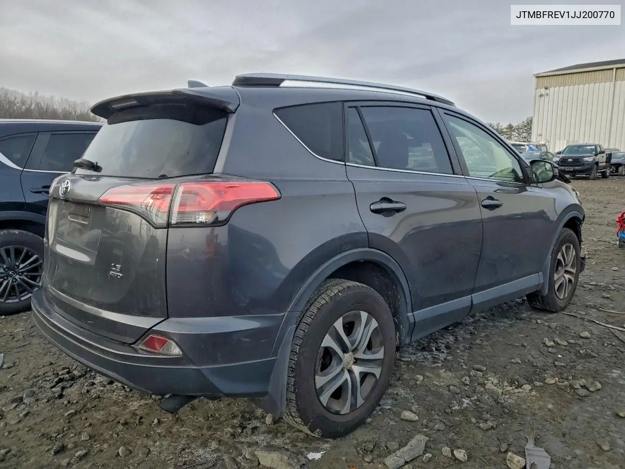 JTMBFREV1JJ200770 2018 Toyota Rav4 Le