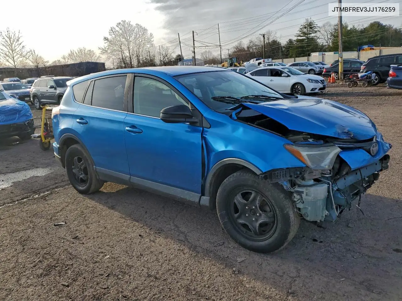 JTMBFREV3JJ176259 2018 Toyota Rav4 Le