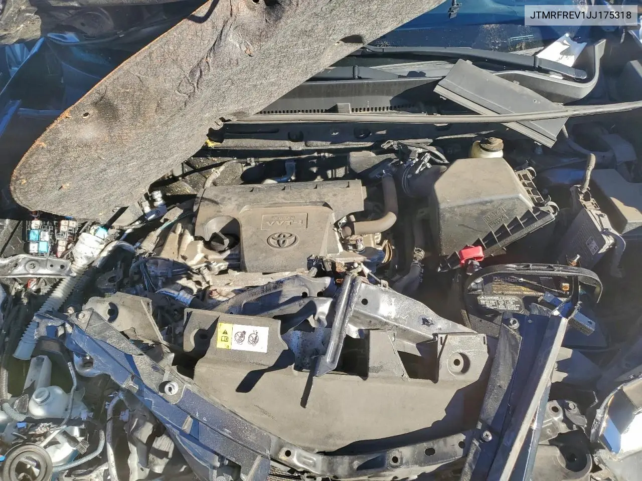 JTMRFREV1JJ175318 2018 Toyota Rav4 Adventure