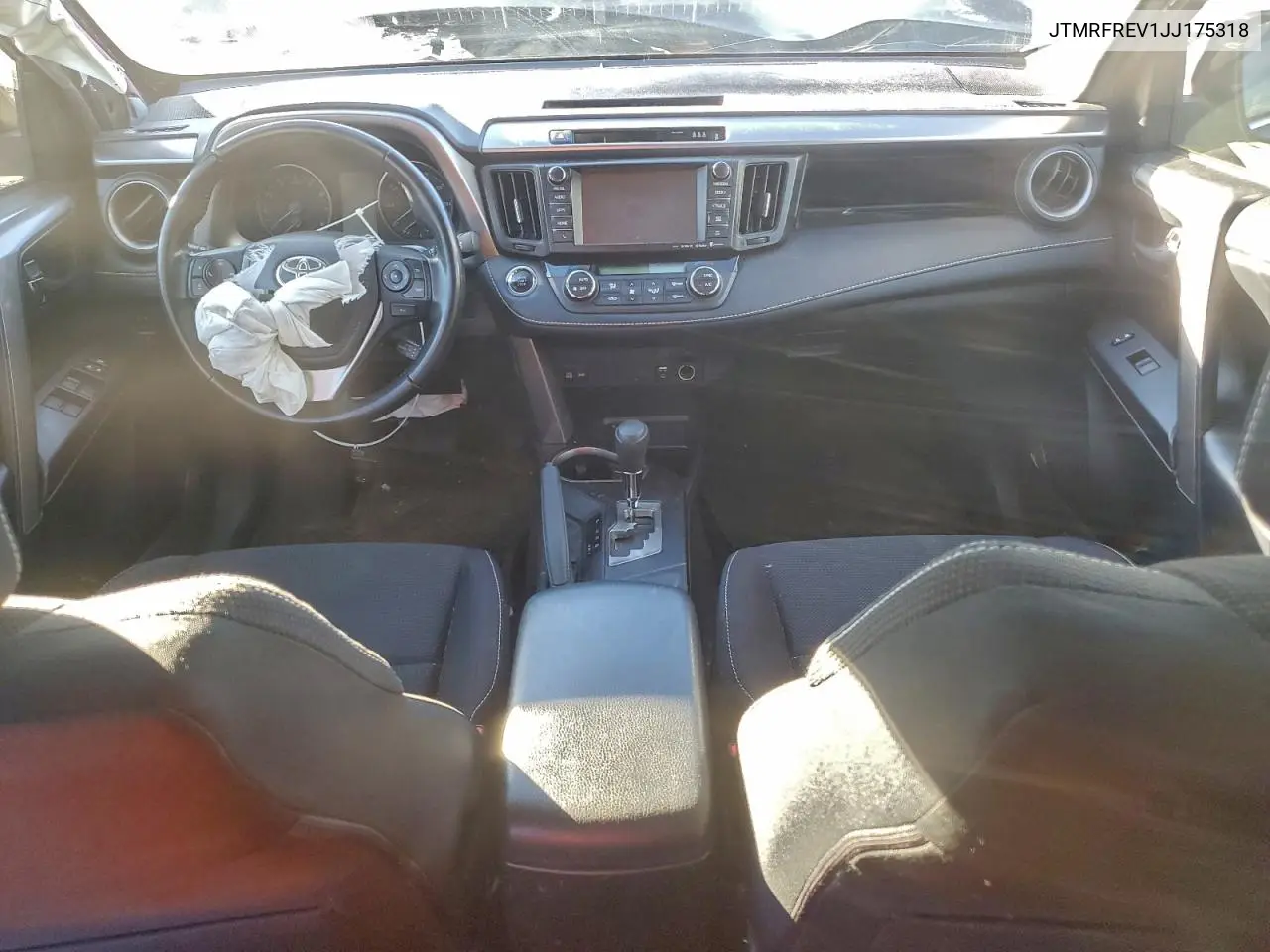 JTMRFREV1JJ175318 2018 Toyota Rav4 Adventure