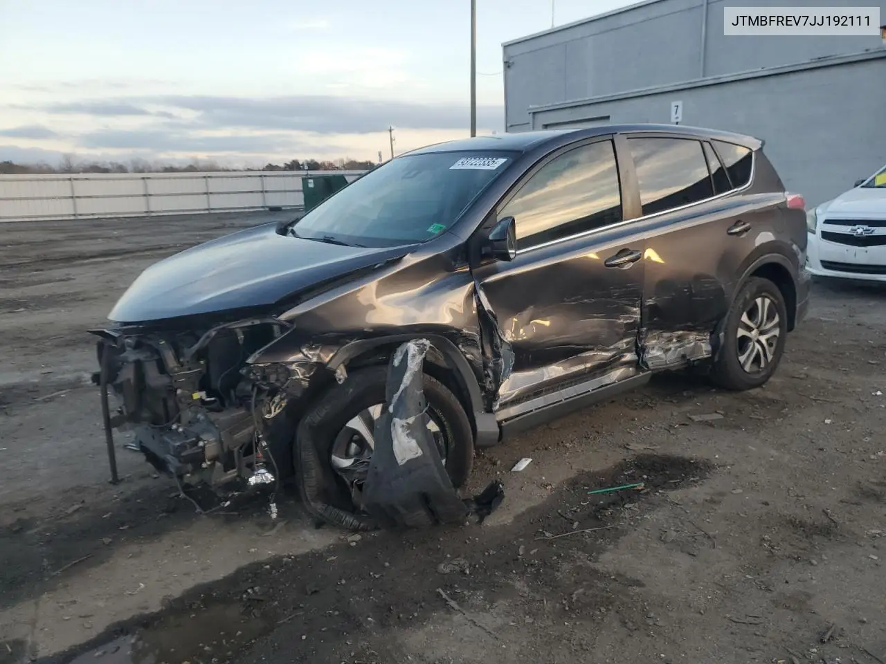 JTMBFREV7JJ192111 2018 Toyota Rav4 Le
