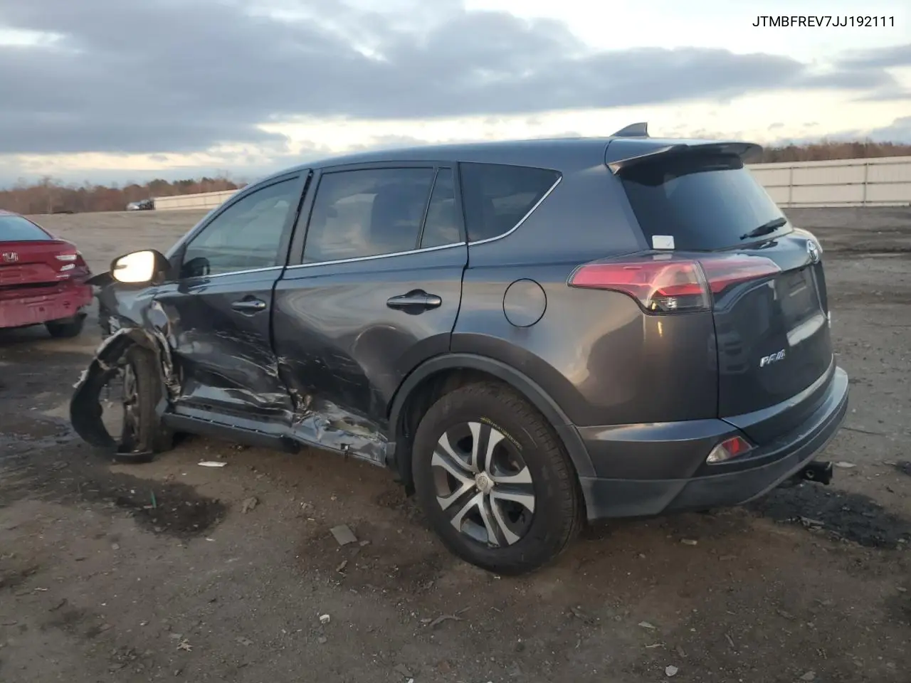 JTMBFREV7JJ192111 2018 Toyota Rav4 Le