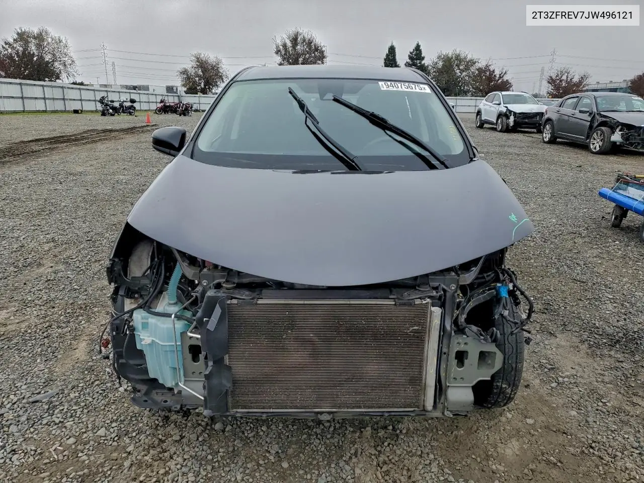 2T3ZFREV7JW496121 2018 Toyota Rav4 Le