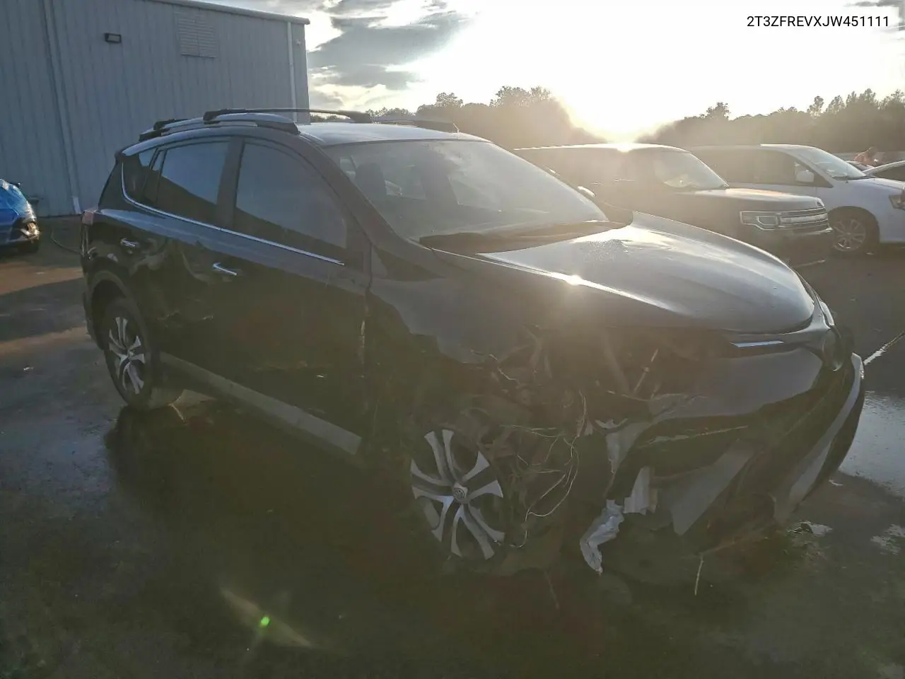 2T3ZFREVXJW451111 2018 Toyota Rav4 Le