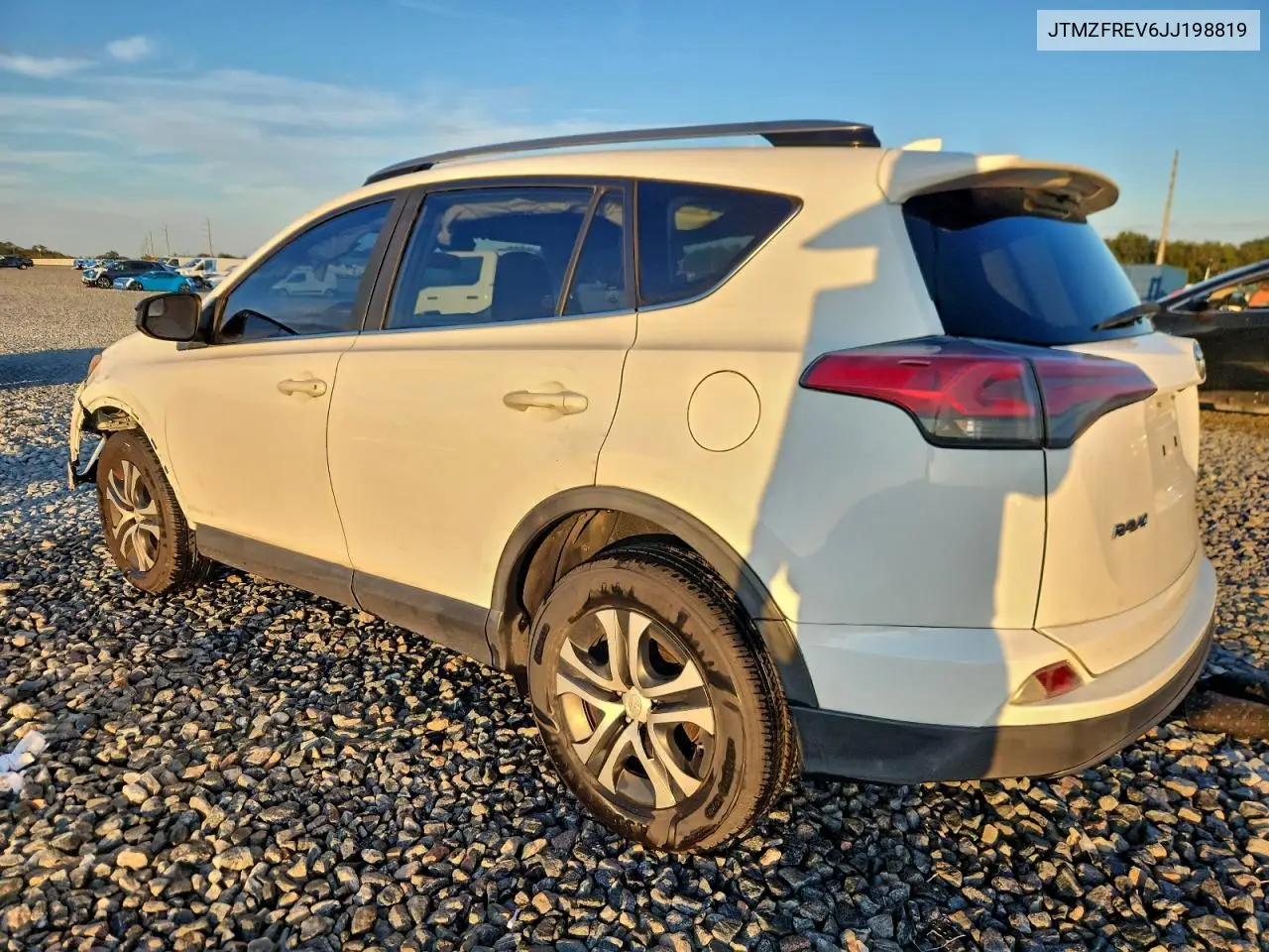 JTMZFREV6JJ198819 2018 Toyota Rav4 Le