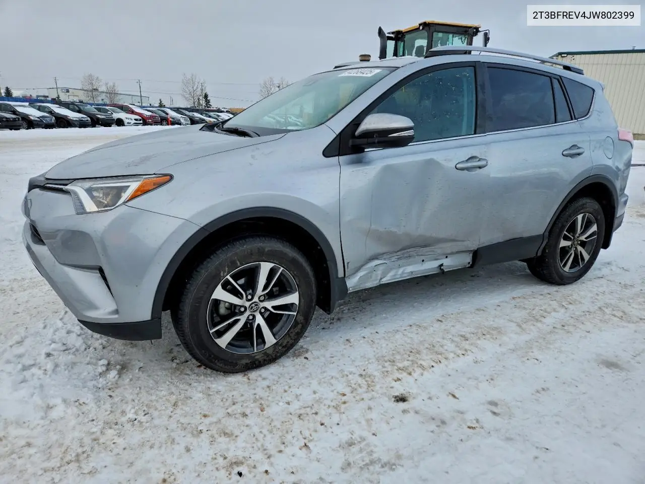 2T3BFREV4JW802399 2018 Toyota Rav4 Le