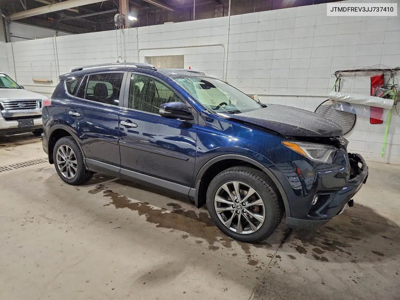 JTMDFREV3JJ737410 2018 Toyota Rav4 Limited