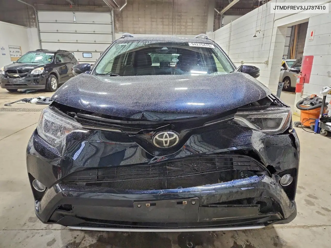 JTMDFREV3JJ737410 2018 Toyota Rav4 Limited
