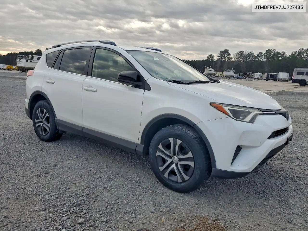 JTMBFREV7JJ727485 2018 Toyota Rav4 Le