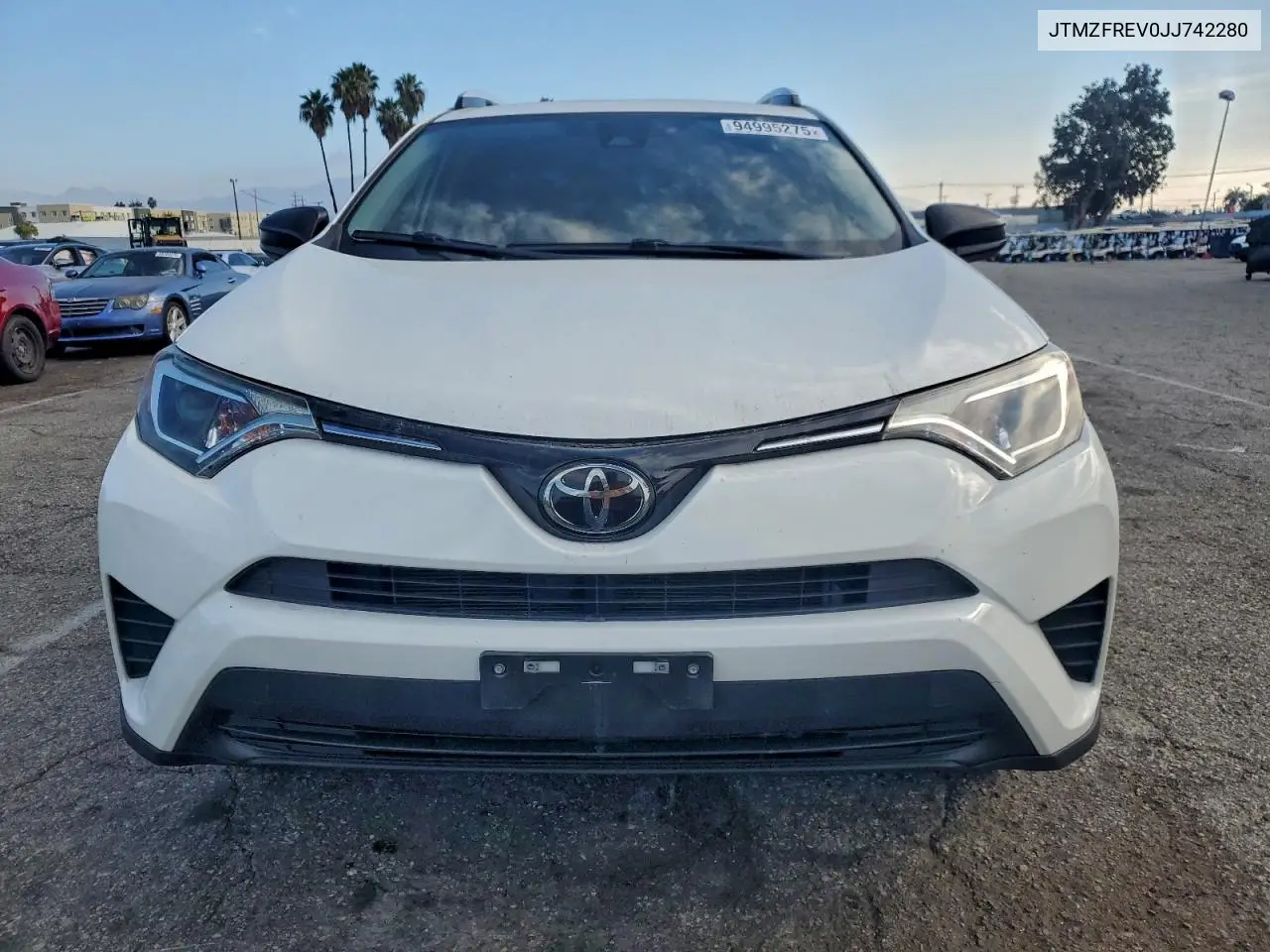 JTMZFREV0JJ742280 2018 Toyota Rav4 Le