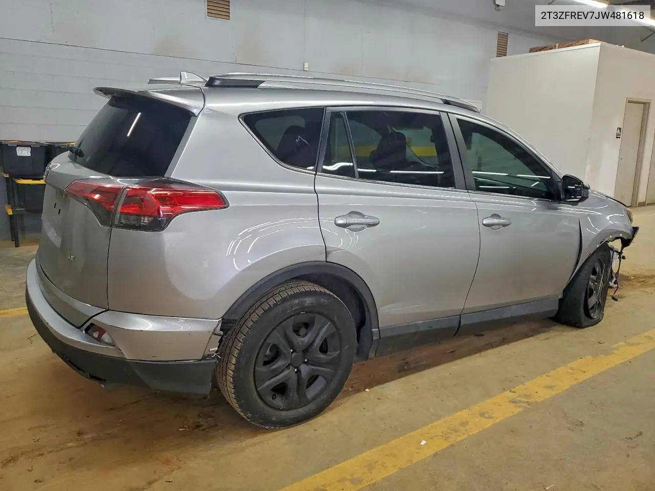 2T3ZFREV7JW481618 2018 Toyota Rav4 Le