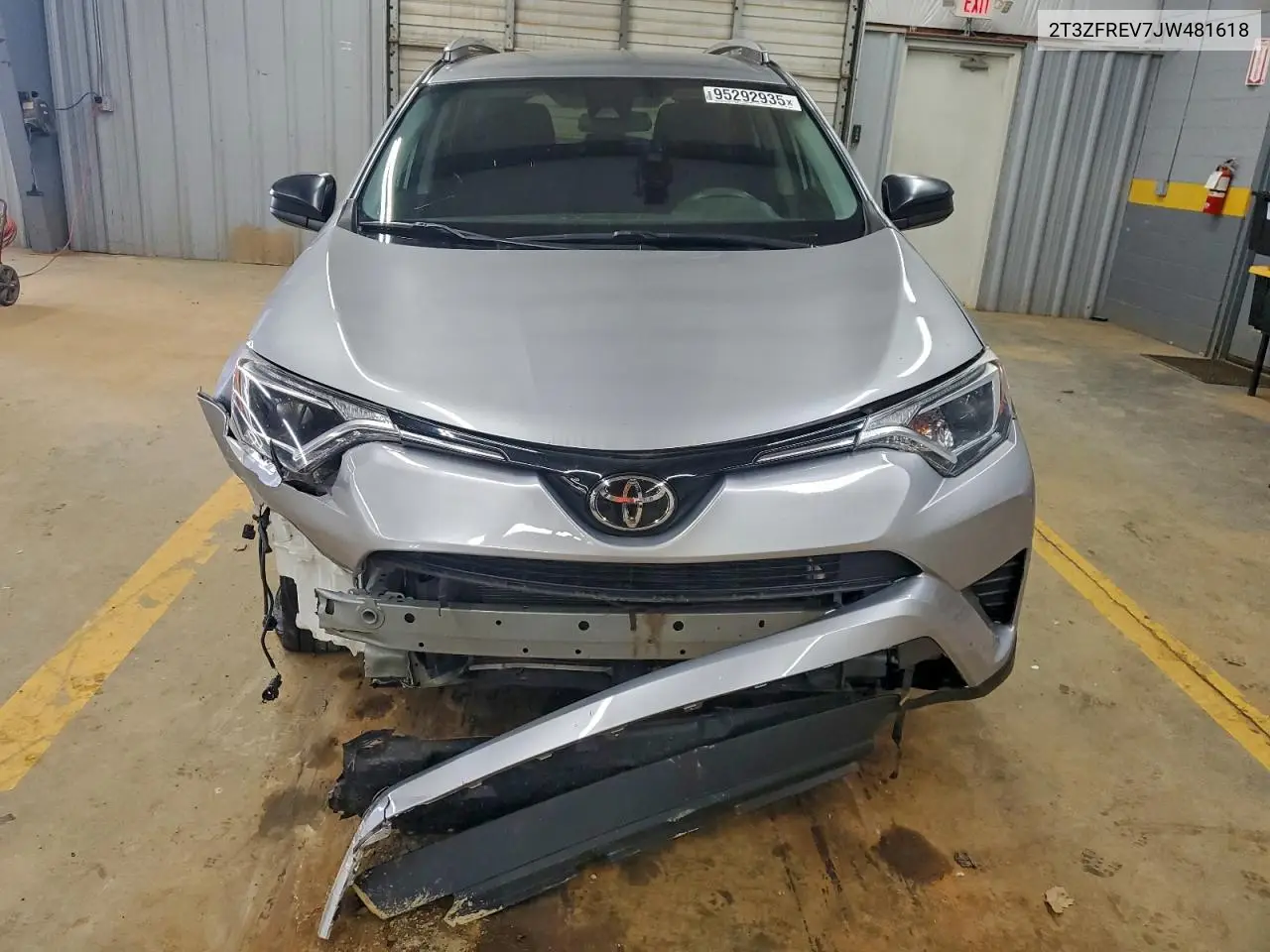2T3ZFREV7JW481618 2018 Toyota Rav4 Le