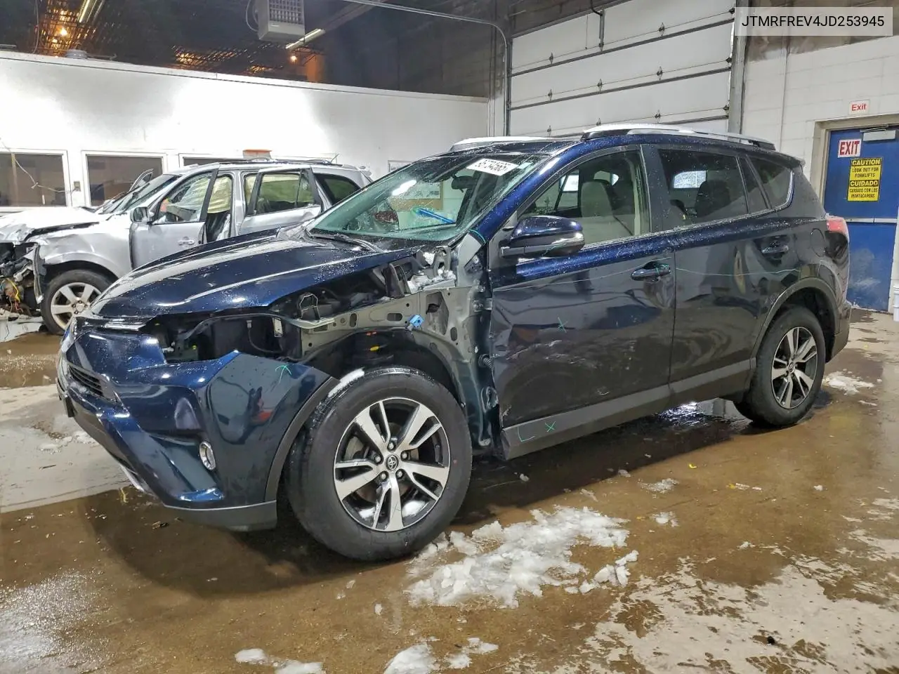 JTMRFREV4JD253945 2018 Toyota Rav4 Adventure