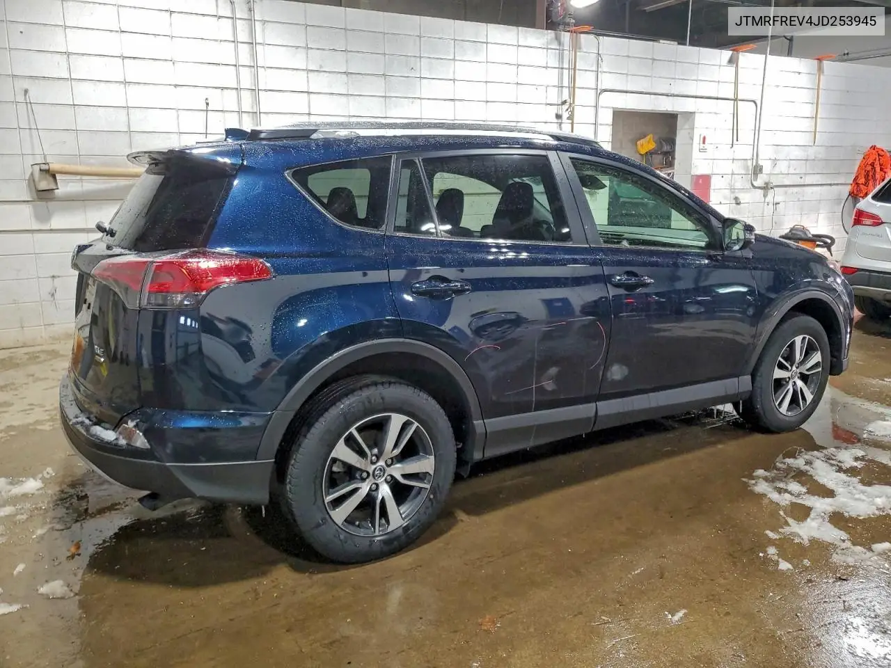 JTMRFREV4JD253945 2018 Toyota Rav4 Adventure