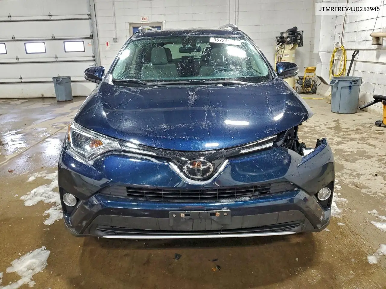 JTMRFREV4JD253945 2018 Toyota Rav4 Adventure