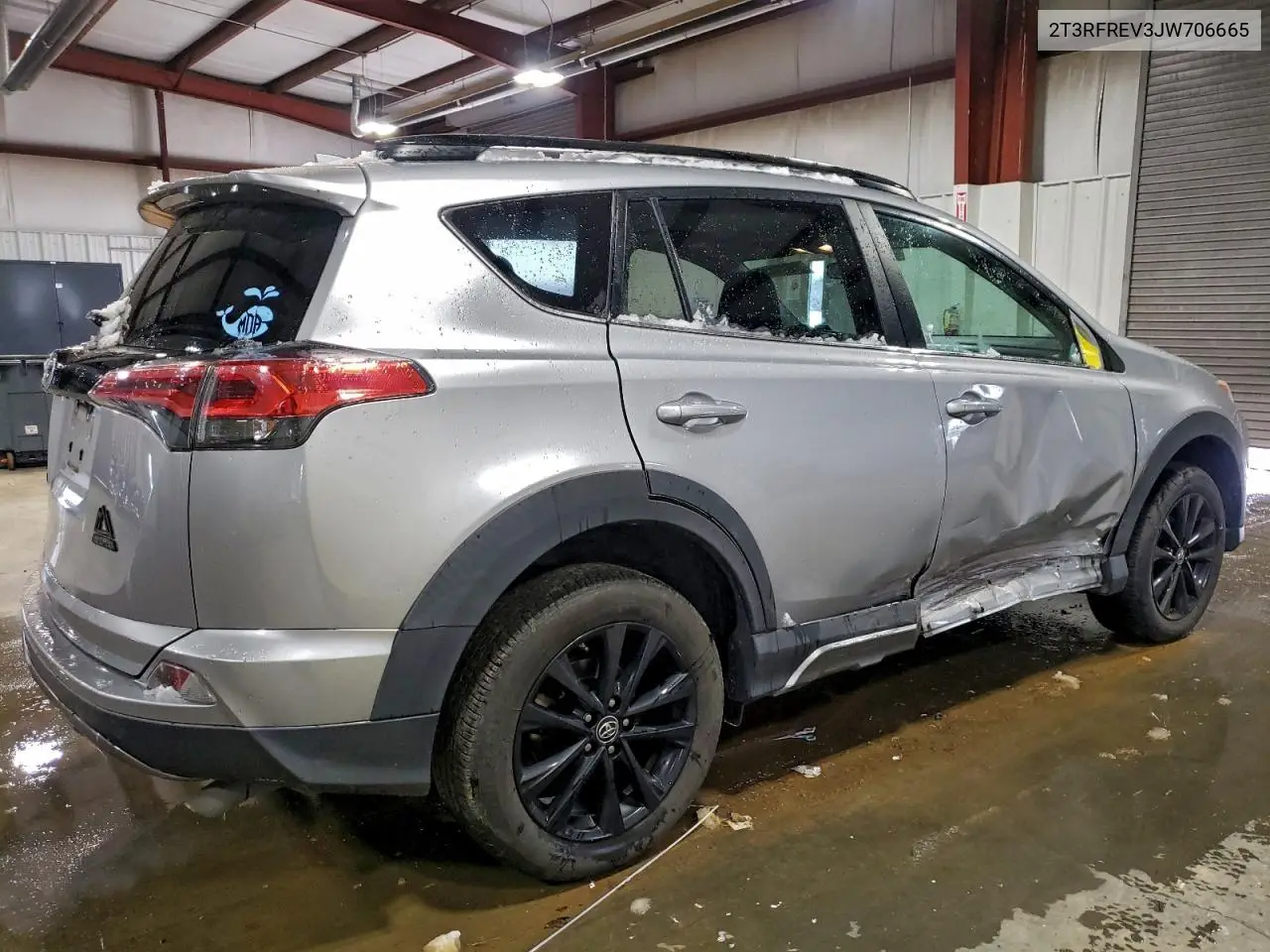 2T3RFREV3JW706665 2018 Toyota Rav4 Adventure