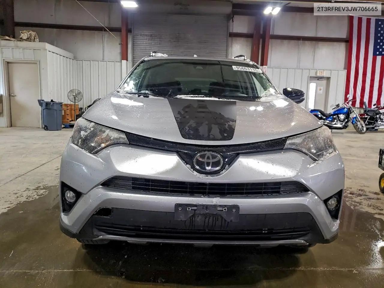 2T3RFREV3JW706665 2018 Toyota Rav4 Adventure