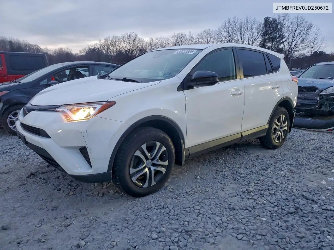 JTMBFREV0JD250672 2018 Toyota Rav4 Le