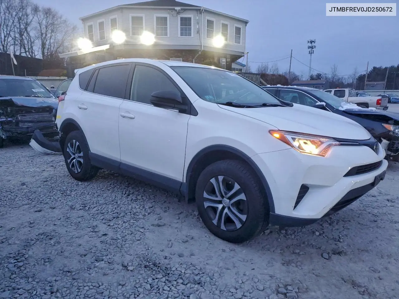 JTMBFREV0JD250672 2018 Toyota Rav4 Le