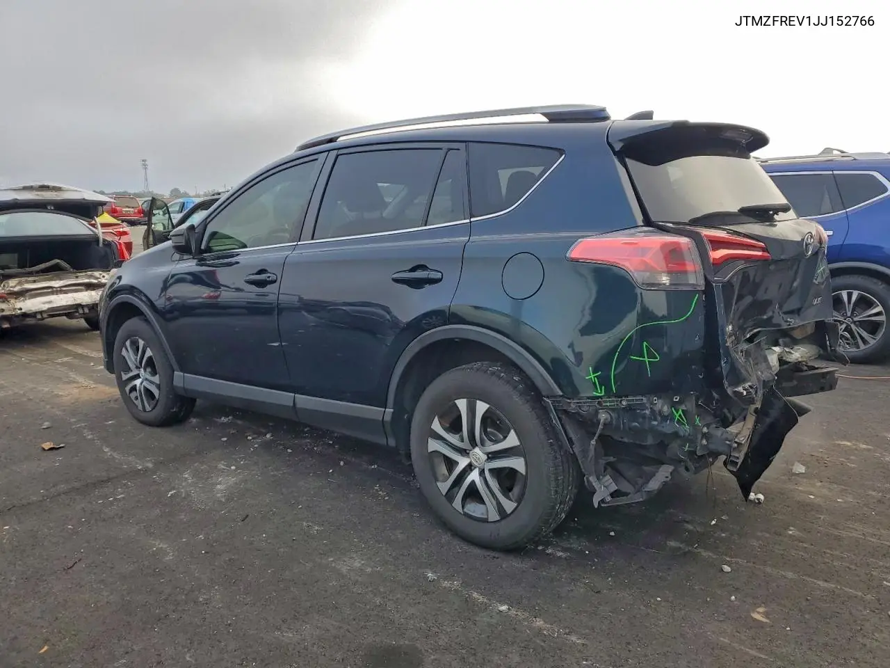 JTMZFREV1JJ152766 2018 Toyota Rav4 Le