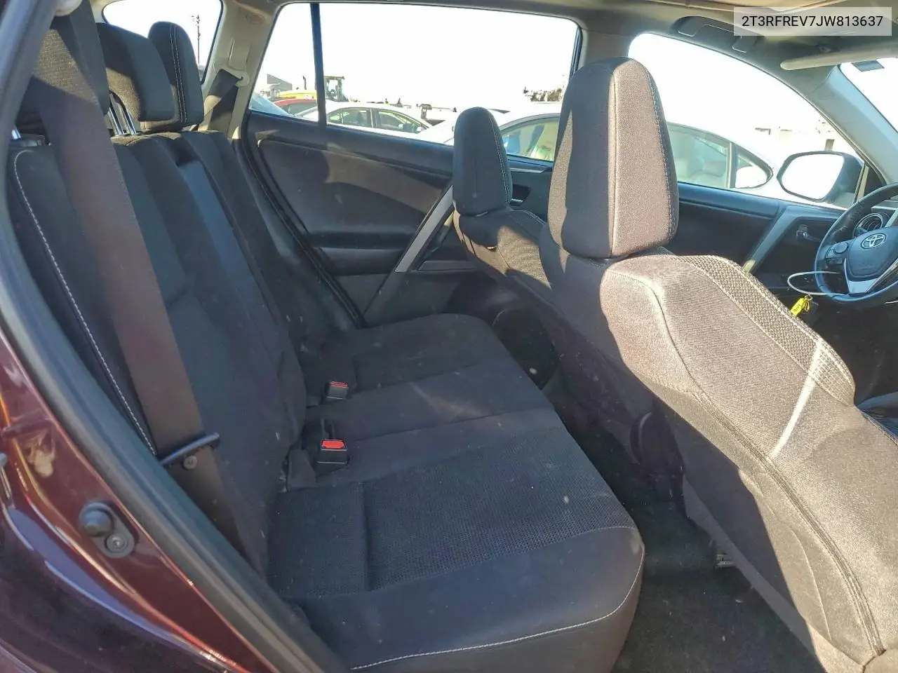 2T3RFREV7JW813637 2018 Toyota Rav4 Adventure