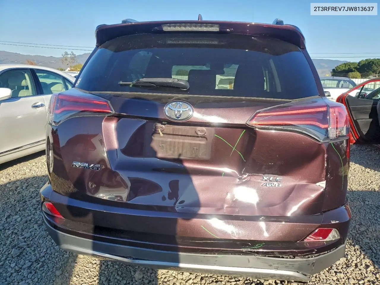 2T3RFREV7JW813637 2018 Toyota Rav4 Adventure